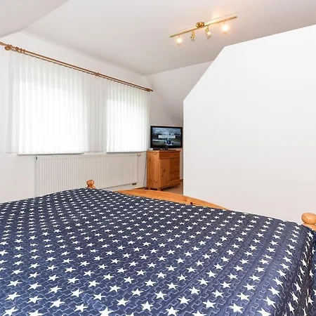 Apartment Krabbe 2, Bensersiel, Mit Gemeinschaftlichen Garten Holtgast