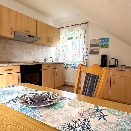 Apartment Krabbe 2, Bensersiel, Mit Gemeinschaftlichen Garten